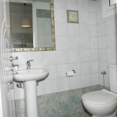Little Village Apartment *